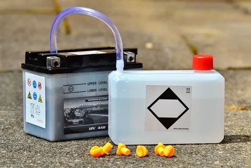 電瓶液消泡劑應用場景圖