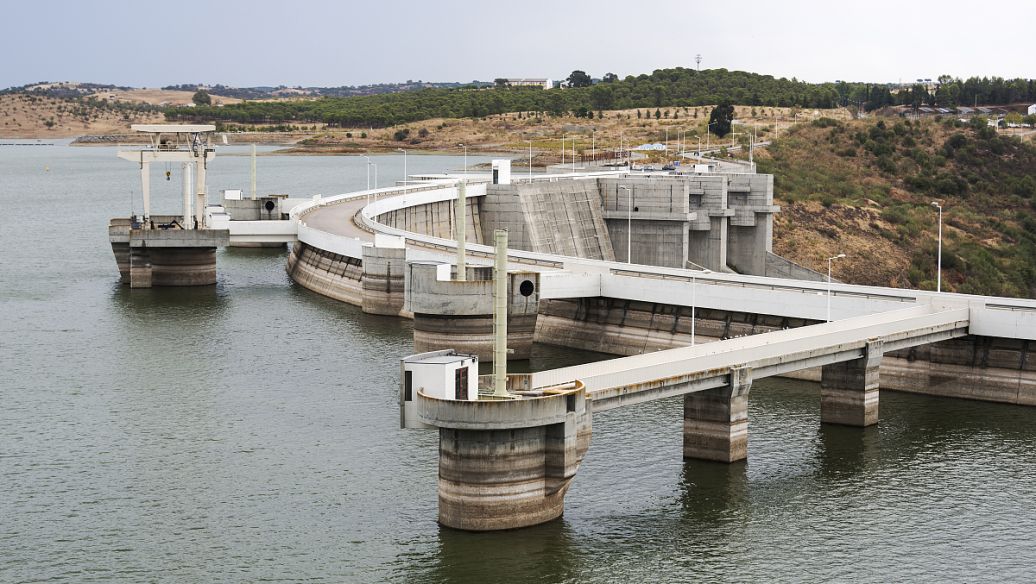 共聚樹脂汙水處理泡沫多怎麼回事？有什麼方法解決？