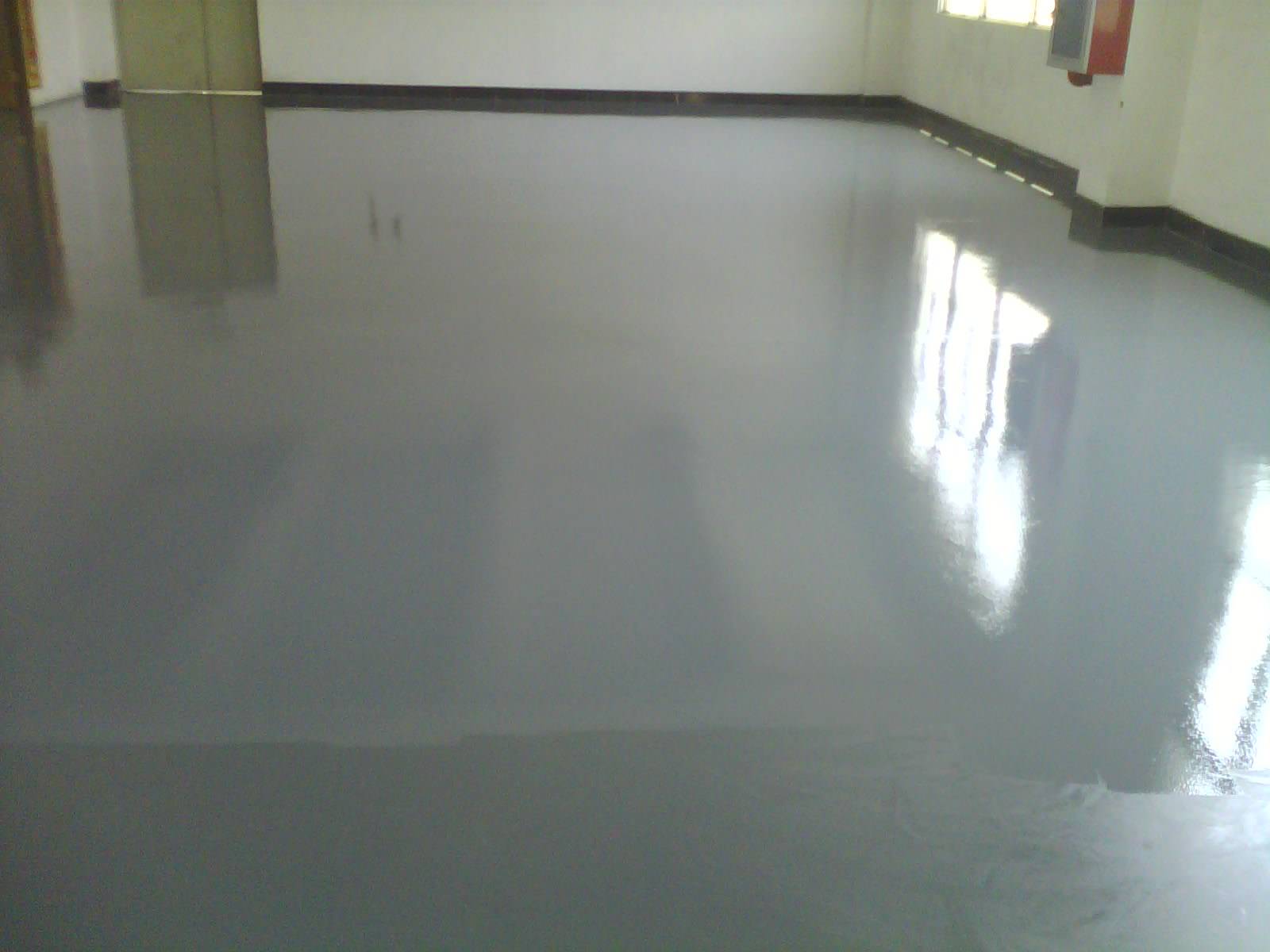 罩光漆出現泡沫什麼原因，可以使用罩光漆消泡劑嗎？