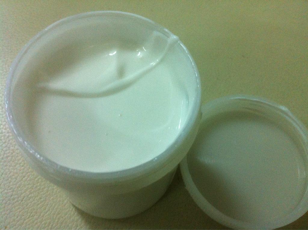 水性膠水起泡的原因有哪些？泡沫怎麼辦？